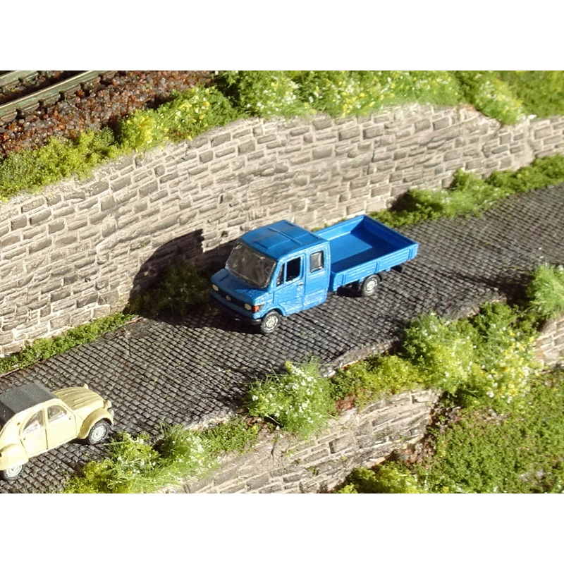 Mercedes-Benz 207D Crew cab