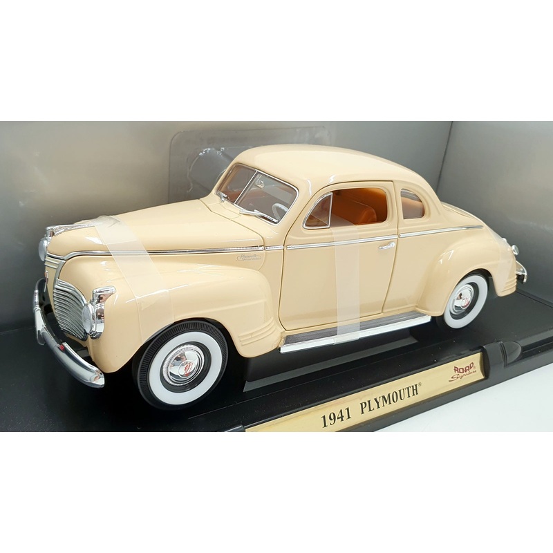 Road Signature 1/18 Scale Diecast 92398 - 1941 Plymouth - Cream