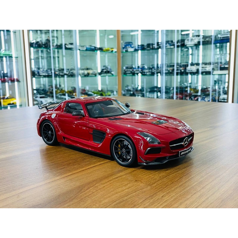 Minichamps Exclusive Mercedes-Benz SLS AMG Black Series 2013 - 1/18 Metal Diecast, Red