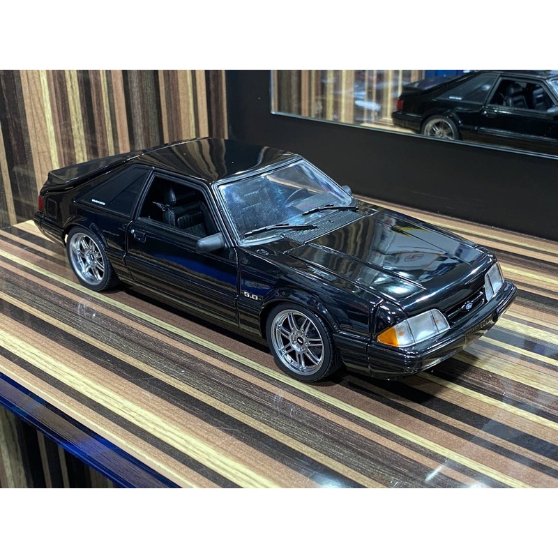 1/18 Diecast Ford Mustang 1990 Black Model Car by GMP