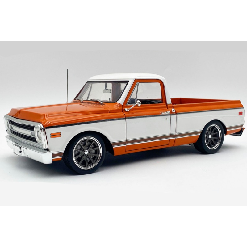 Acme 1970 Chevrolet C-10 Pro Touring Slammed, Orange and White 1:18