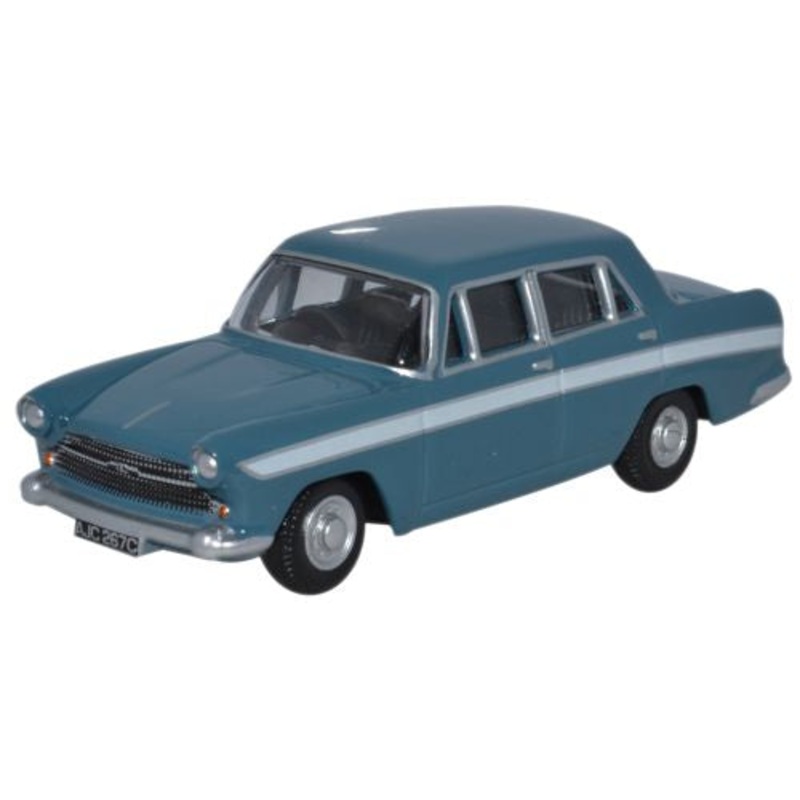 Austin Cambridge Persian Blue and White - 1:76 Scale