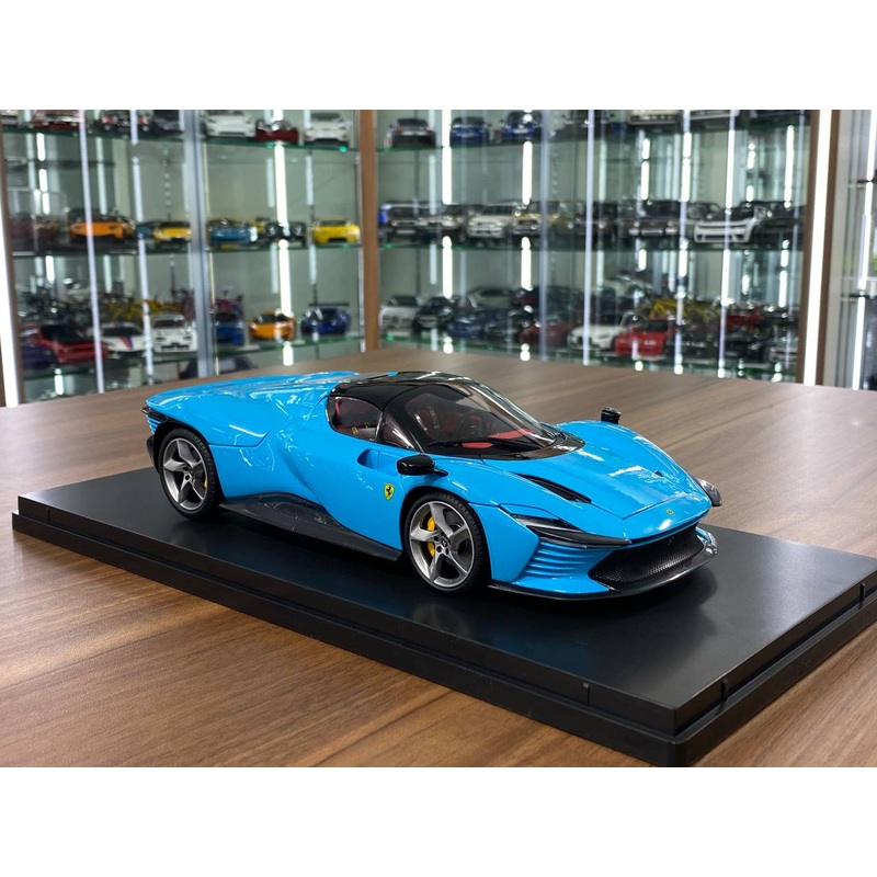 1/18 Diecast Bburago Ferrari Daytona SP3 with acrylic display case