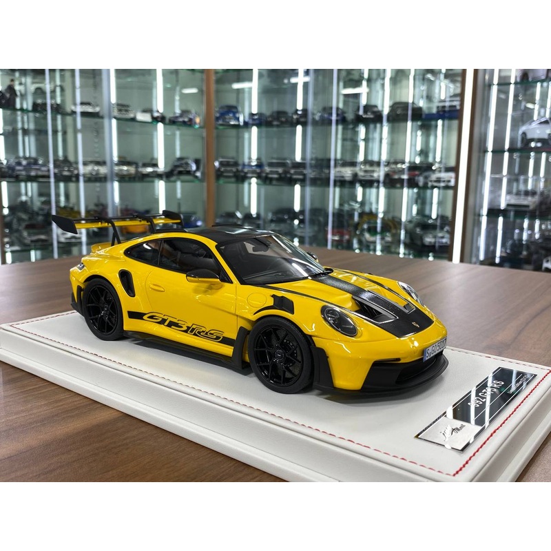 Ivy Model 1/18 Porsche 911 992 GT3 RS Weissach  Racing Yellow with Black Wheels, Limited to 25 pcs.
