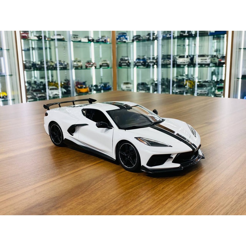 1/18 Diecast Full opening  Maisto Chevrolet Corvette Stingray Coupe 2020 White