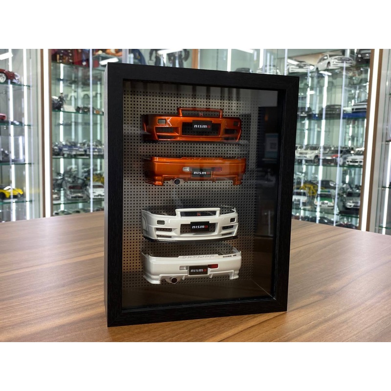 1/18 Resin Nissan Skyline R34 Bumper Display Frame [Orange / pearl White] by Motor Helix