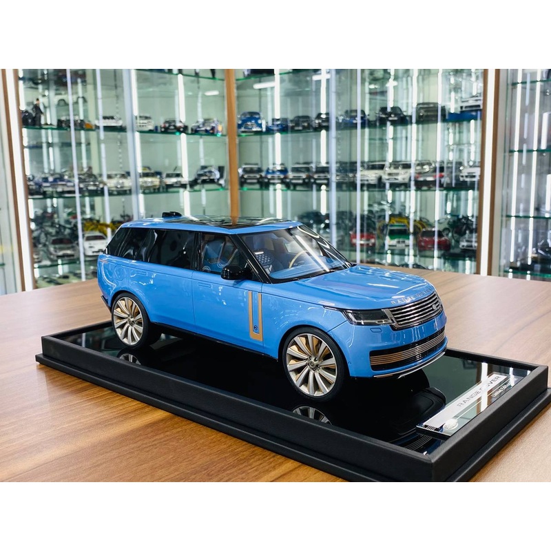 MotorHelix Range Rover Autobiography 2022  1/18 Resin Model, Light Blue, Limited 66