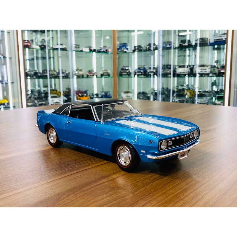 1/18 Diecast Full opening  Maisto Chevrolet Camaro Z28 1968 Blue / white stripes