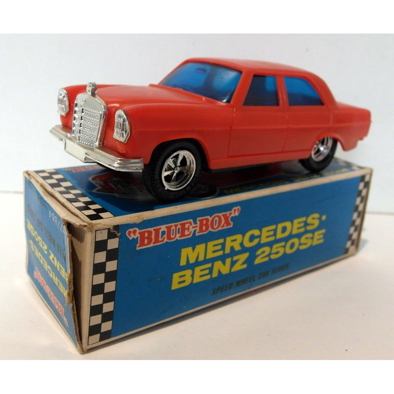 Bluebox 1/40 appx Scale Vintage Plastic 77864 Mercedes Benz 250SE Orange
