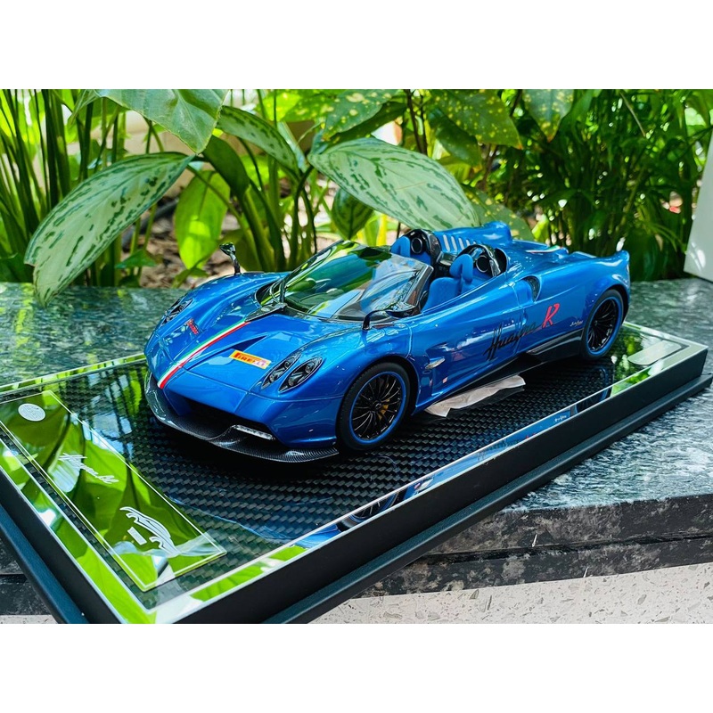 Limited Edition YY Model Pagani Huayra BC Resin Model - Blue | 1/18 Scale