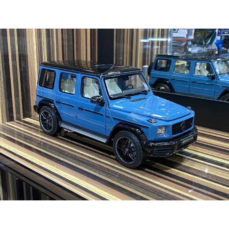 1/18 Diecast Mercedes-Benz G 63 AMG Blue Model Car by Minichamps