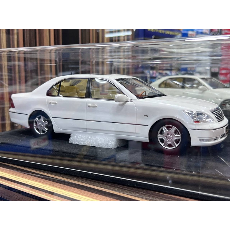 1/18 Diecast Lexus LS430 White HONSHU Art Scale Model Car