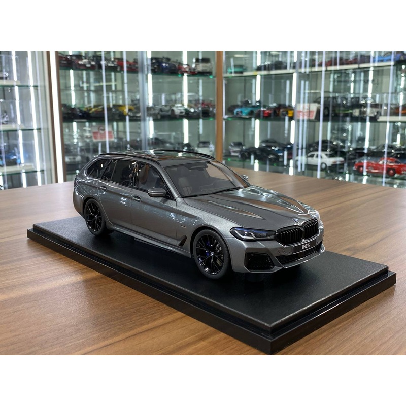 1/18 Resin Model GT Spirit BMW 530e xDrive M Sport Touring G91  Grey  Limited Edition