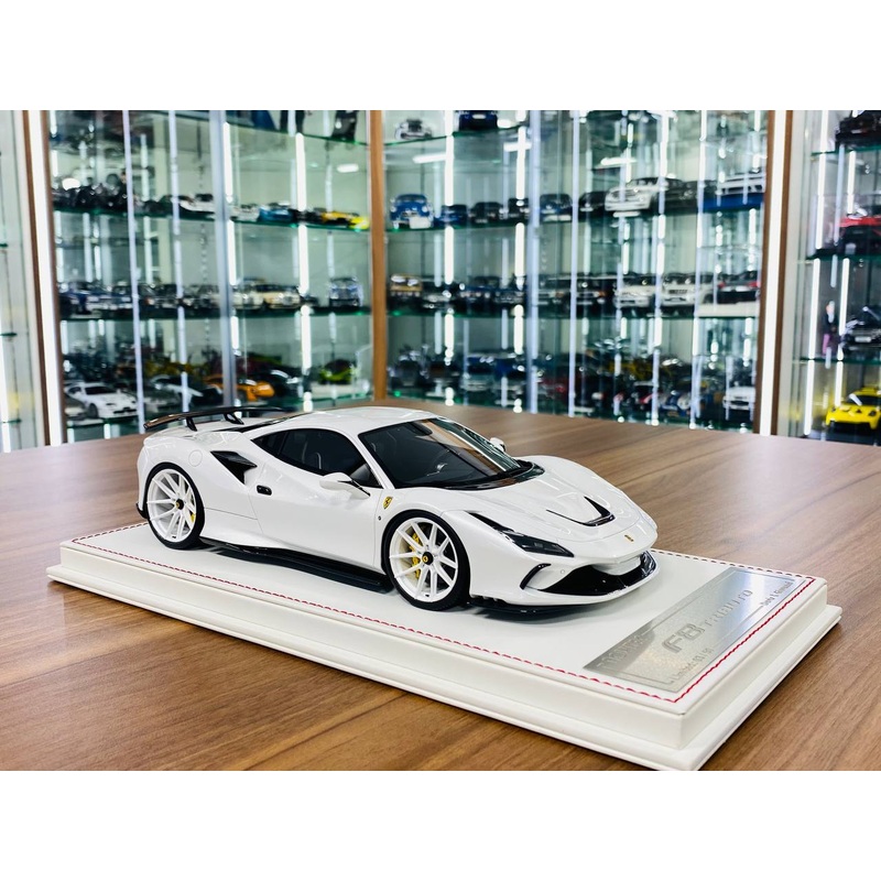 1/18 Resin Model Davis & Giovanni Ferrari F8 Tributo Novitec - Pearl White