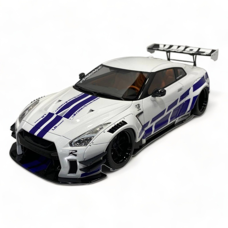 Davis & Giovanni Nissan GT-R R35 LBWK -LIMITED 20PCS WHITE