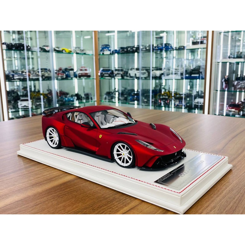 1/18 Resin Model Davis & Giovanni Ferrari 812 N-Largo - Matt Chrome Red / White Interior - 1 of 1