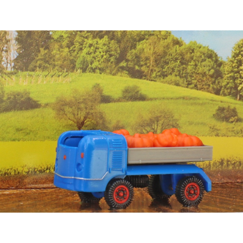 Multicar M21 with pumpkin loading