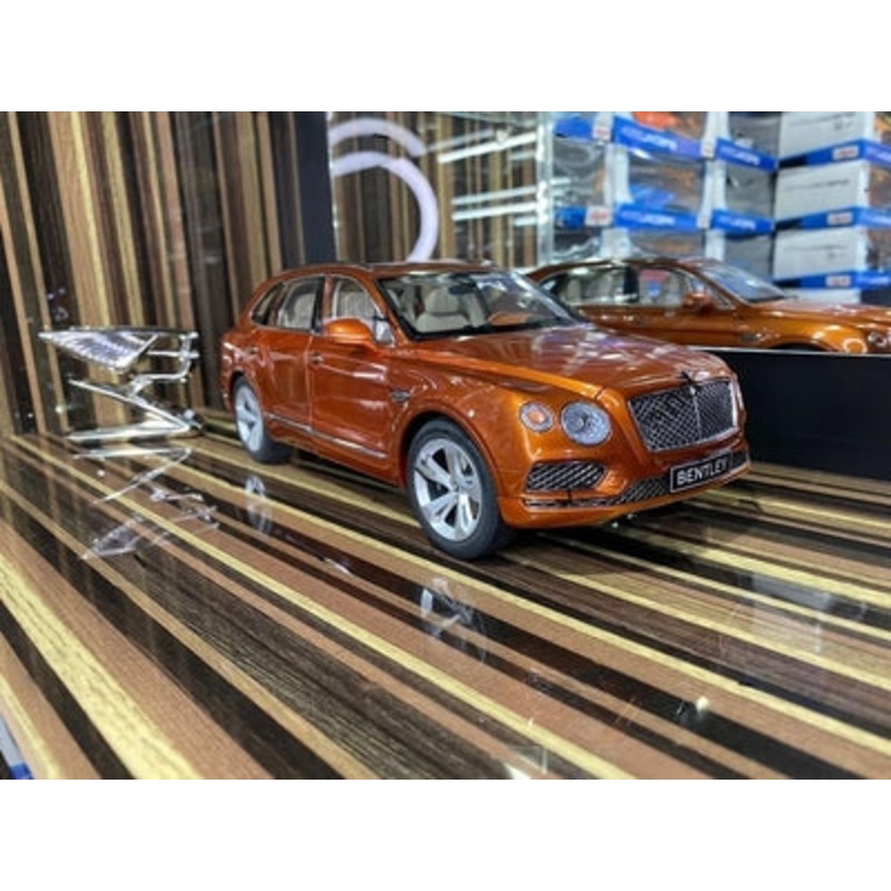 1/18 Diecast Bentley Bentayga Orange Kyosho Scale Model Car