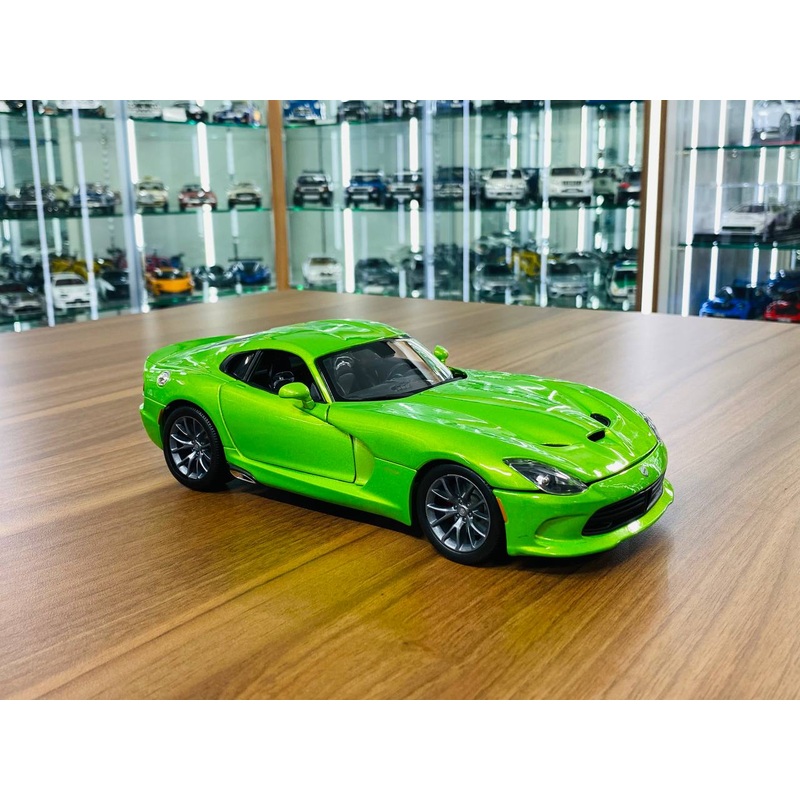 1/18 Diecast Full opening  Maisto Dodge SRT Viper GTS 2013 green
