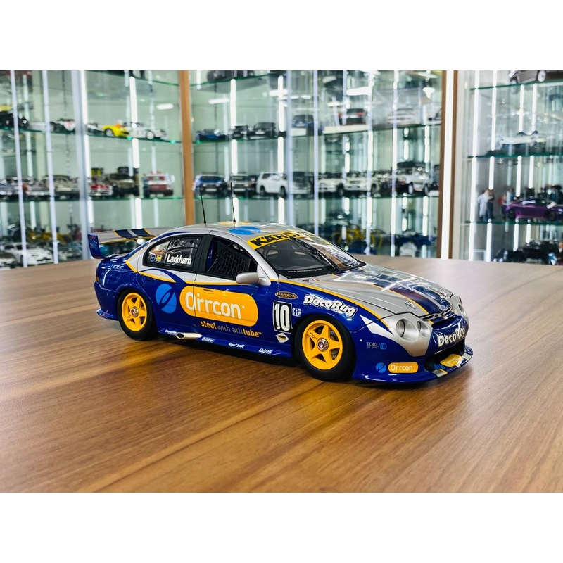 1/18 Diecast Model Classic Carlectable Ford Falcon AU 2002 LMS / Orracon Racing - Larkham