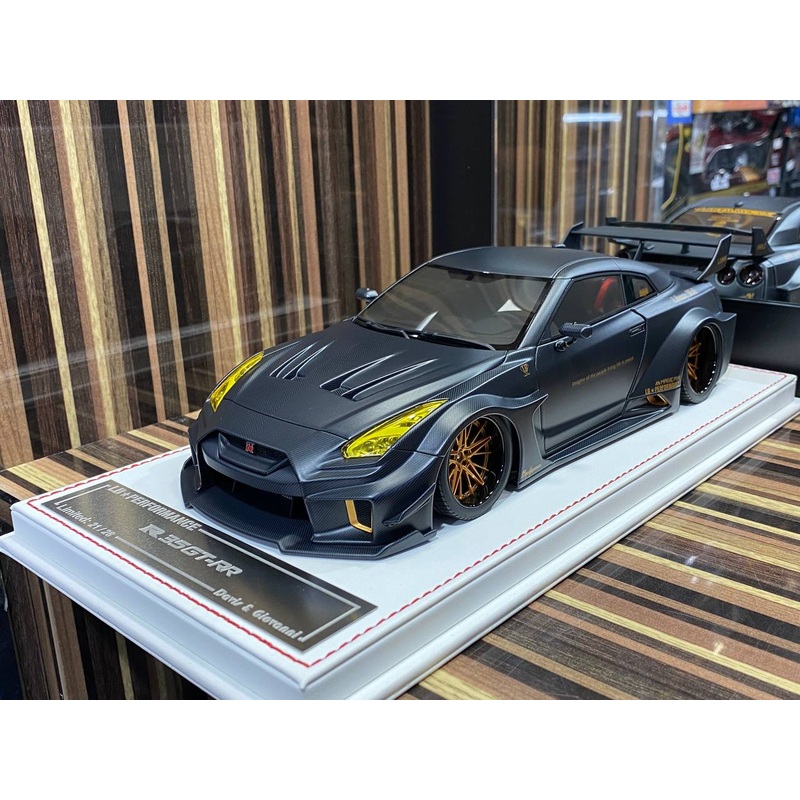 1/18 Davis & Giovanni Nissan R35 GT-RR LBWK, Black Carbon Matte