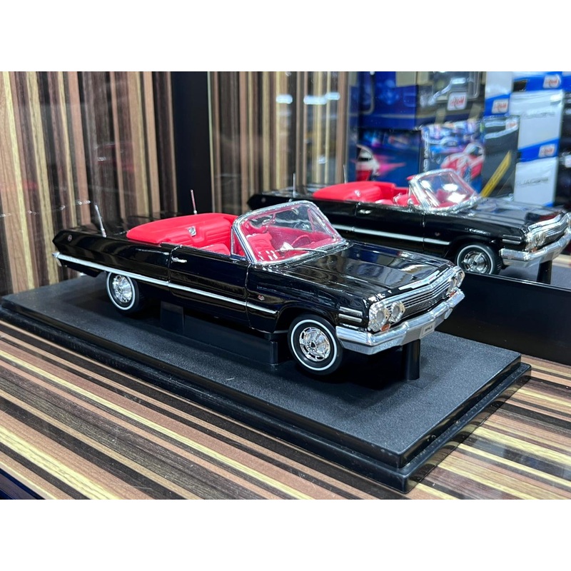 1/18 Diecast Chevrolet Impala 1963 by Welly