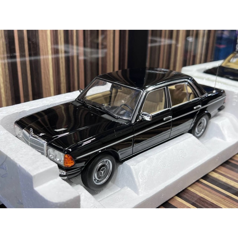 1/18 Diecast Mercedes-Benz 200 1982 Black Norev Scale Model Car