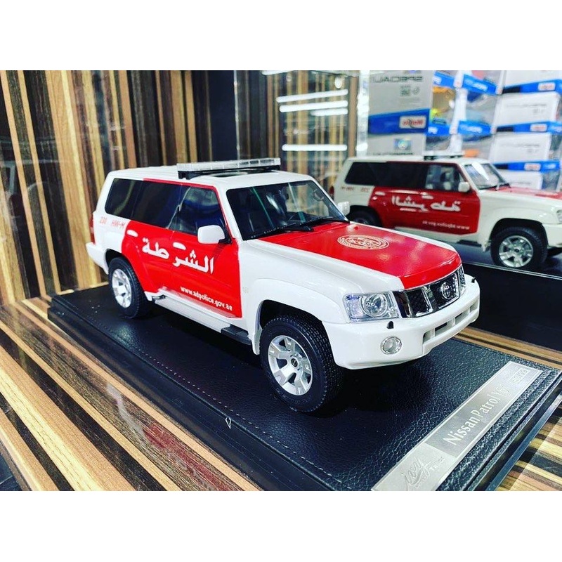 1/18 Diecast Nissan Patrol Safari Y61 Custom Red & White IVY Models Scale Model Car