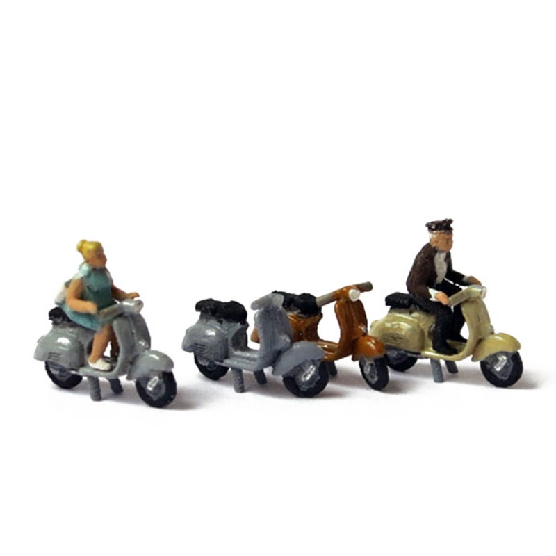 Vespa 125, 4x with 2 figures 