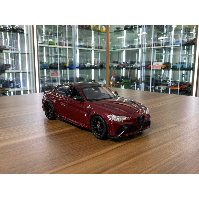 1/18 Diecast Alfa Romeo Giulia GTAm 2020 Dark Red Bburago Model Car