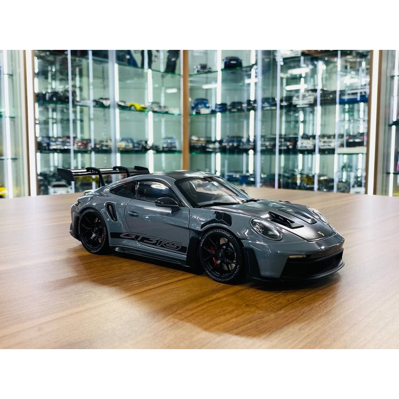 1/18 Diecast Minichamps Porsche 911 GT3 RS 2024 - Grey (Limited Edition 200)