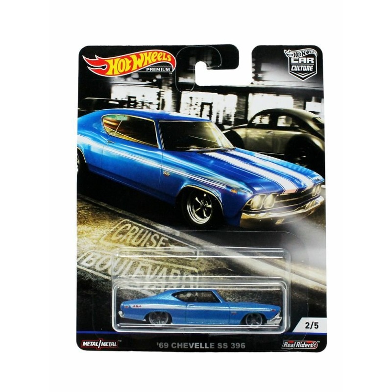 Hotwheels 69 Chevelle ss 396 imported premium 1:64 Scale