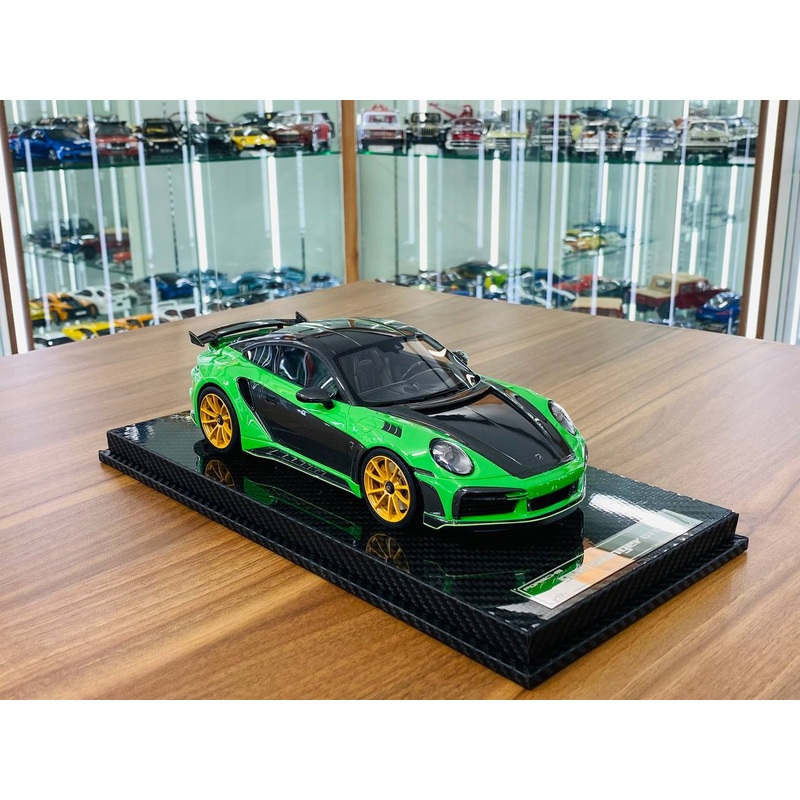 VIP Model Porsche 992 Stinger GTR Resin Model - Green/Carbon | 1/18 Scale