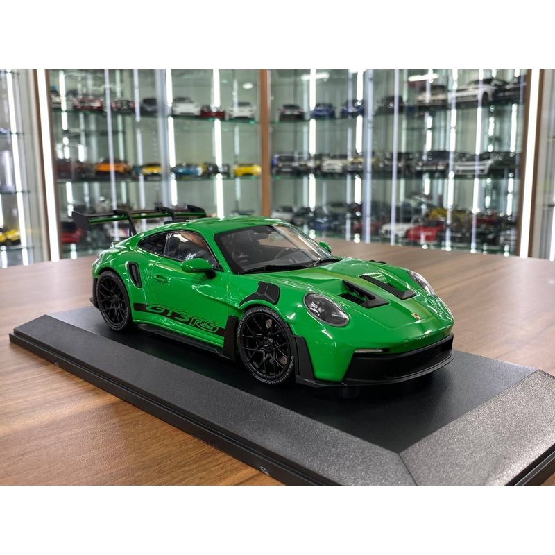 1/18 Diecast Model - Porsche 911 GT3 RS 2023 by Minichamps (Green with Black Wheels)