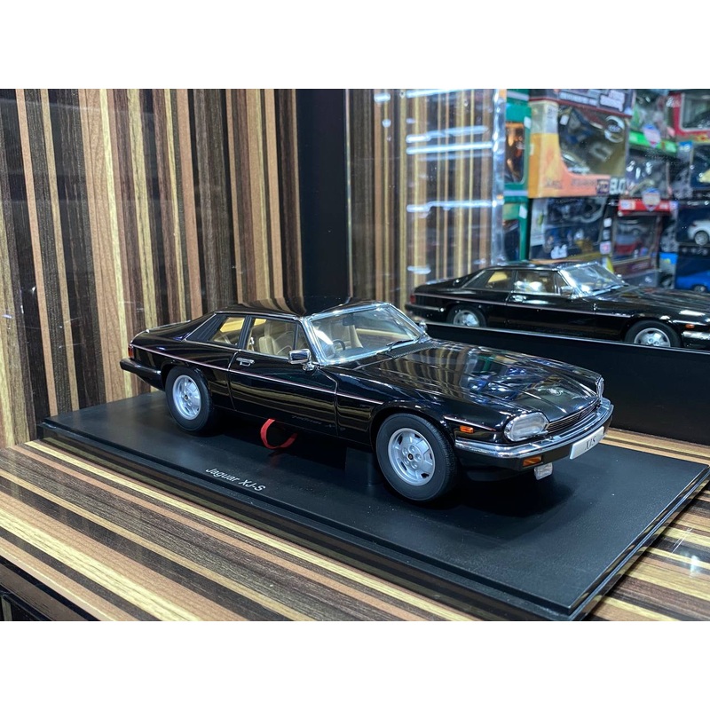 Autoart Jaguar XJ-S Coupe - Black (1/18 Scale) Model Car