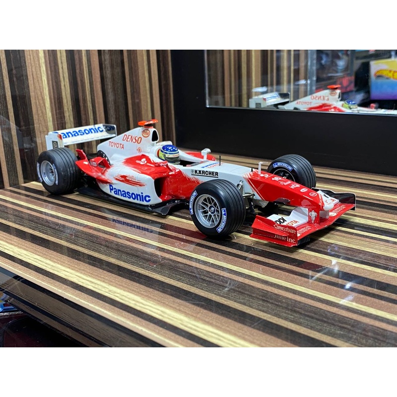 Panasonic Toyota Racing TF104 C. Da Matta Formula 1 Minichamps