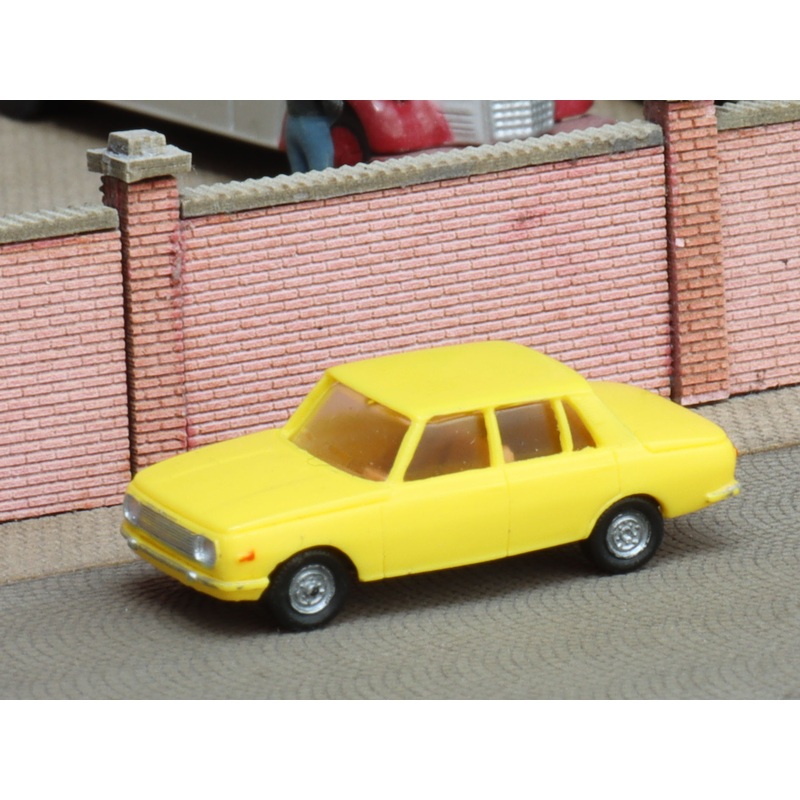 Car Wartburg 353 citrus yellow