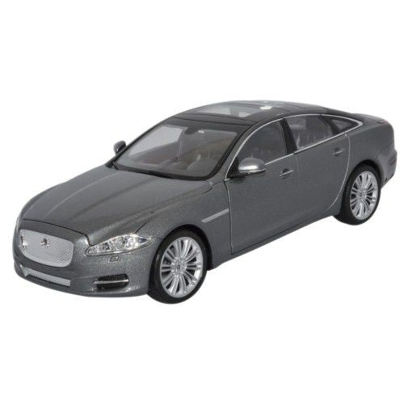 Welly Jaguar XJ Grey - 1:24 Scale
