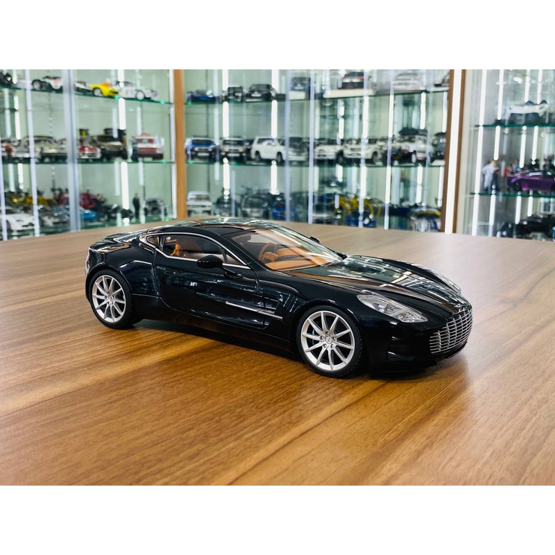 1/18 Diecast AutoArt Aston Martin One-77 in Black
