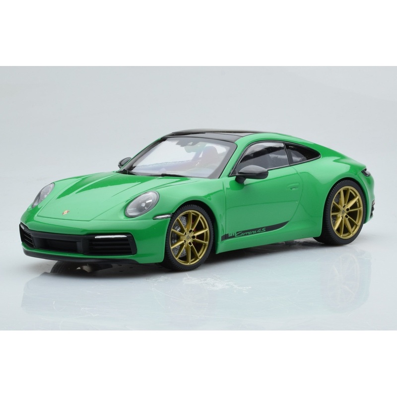 Minichamps 2019 Porsche 911 992 Carrera 4S Python Green 1:18