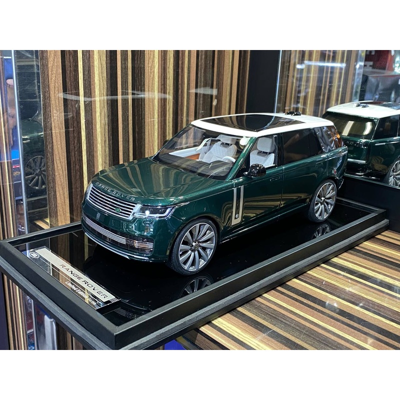 MotorHelix Range Rover Autobiography  British Racing Green [1/18 Resin ]