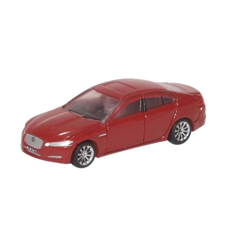 PKW Jaguar XF Carnelian Red 