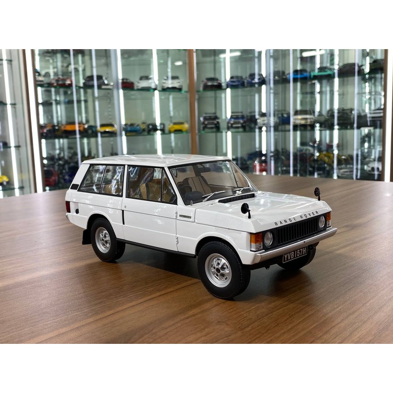1/18 Diecast Land Rover Range Rover 1970 white Almost Real Scale Model Car