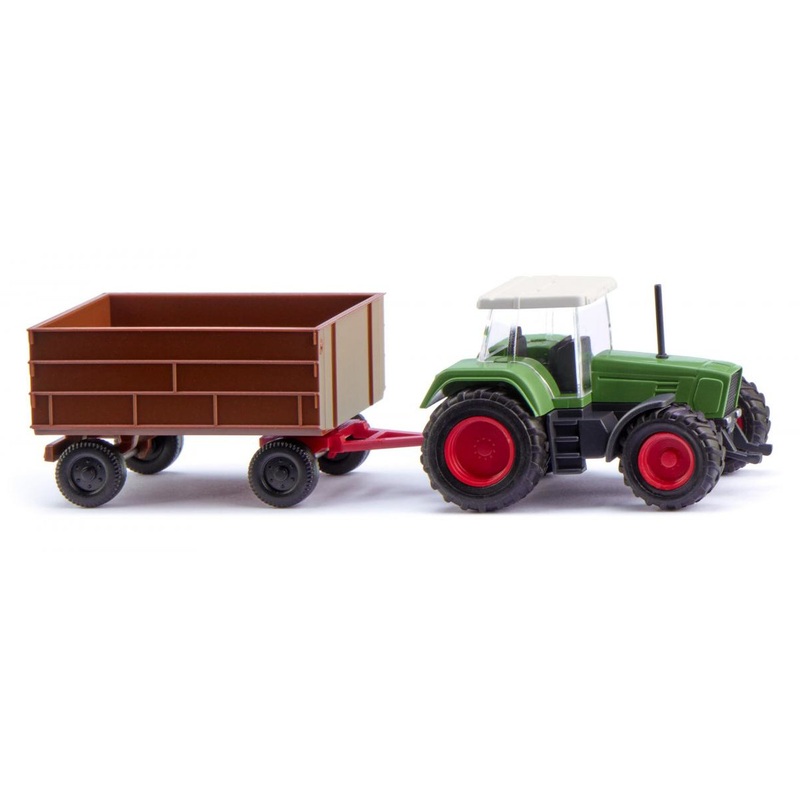 Fendt Favorit with trailer