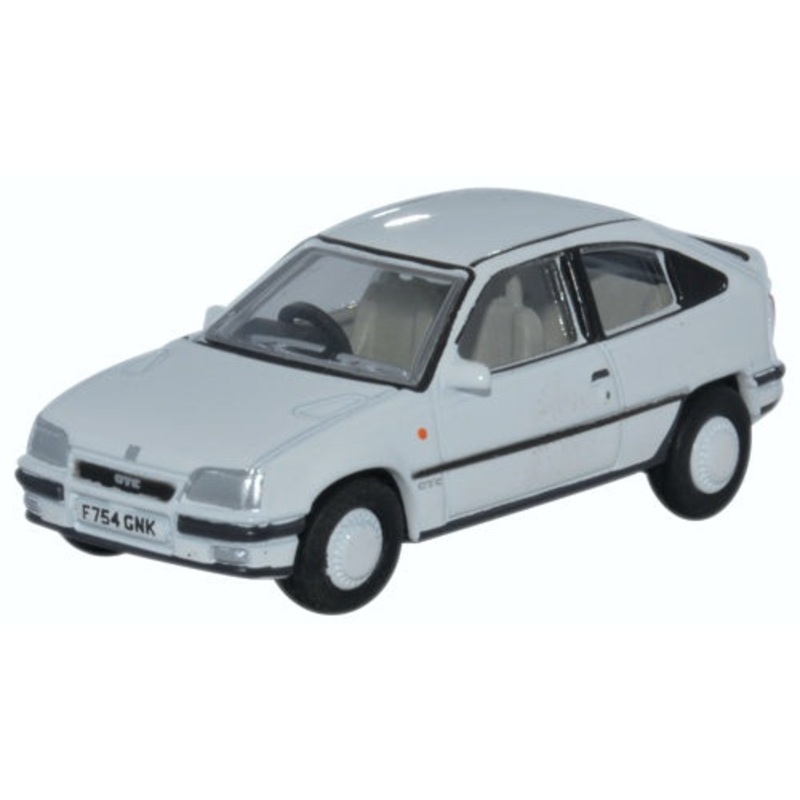 Vauxhall Astra MkII White - 1:76 Scale