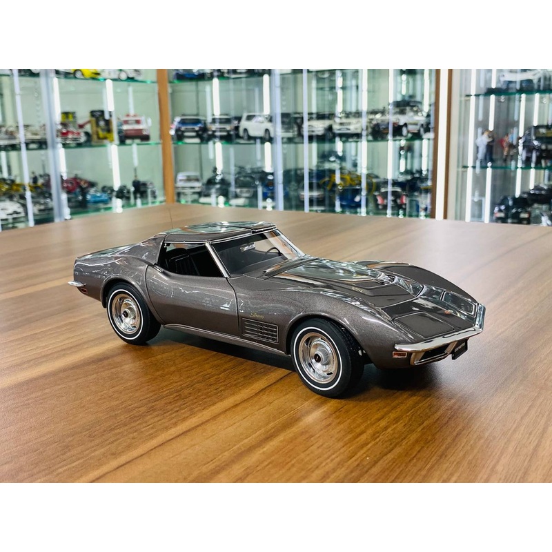 1/18 Diecast - AUTOart Chevrolet Corvette Stingray 1970 in Laguna Gray Metallic, Limited to 6000 Pieces