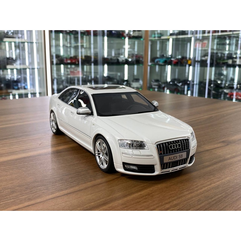 1/18 Resin Otto Mobile Audi S8 (D3) 2008 White Limited 999 pcs