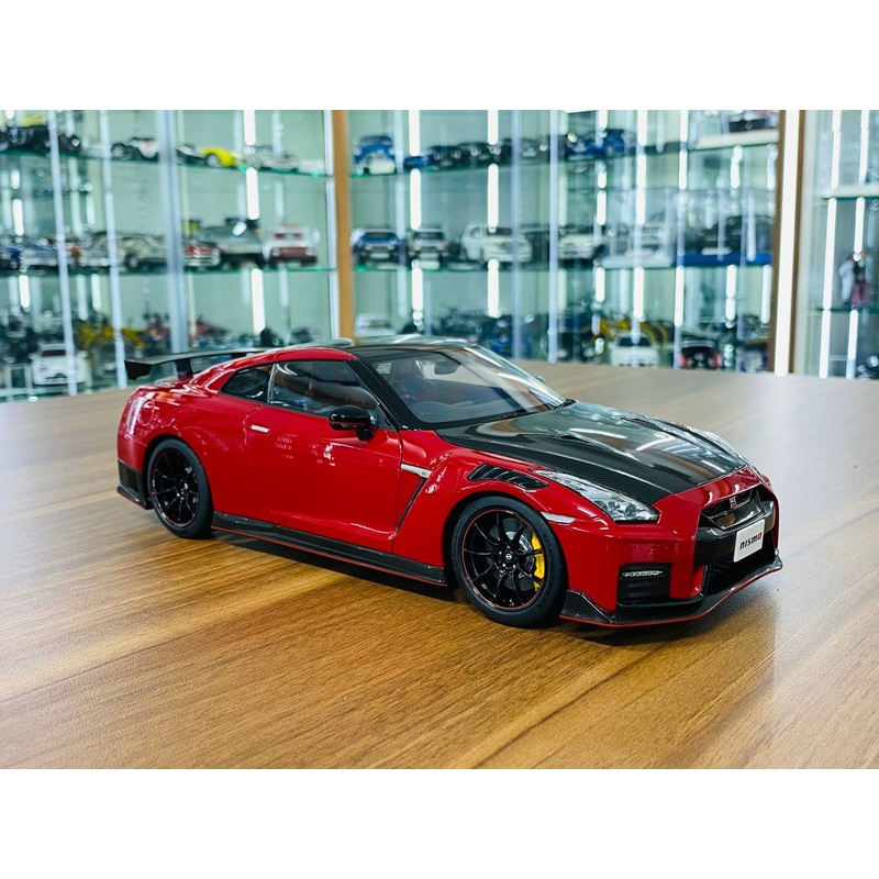 1/18 Diecast AUTOart Nissan GT-R R35 Nismo Pkg red/ Carbon