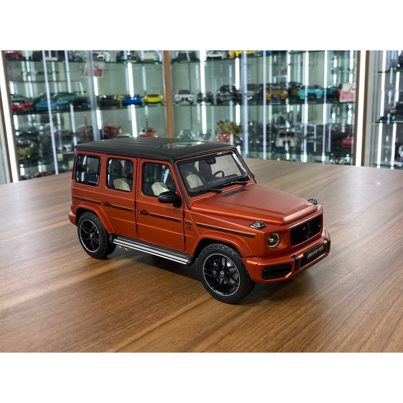 1/18 Diecast   Mercedes-Benz G 63 AMG Model | Minichamps Dealer Edition | Full Opening | Copper Orange Magno