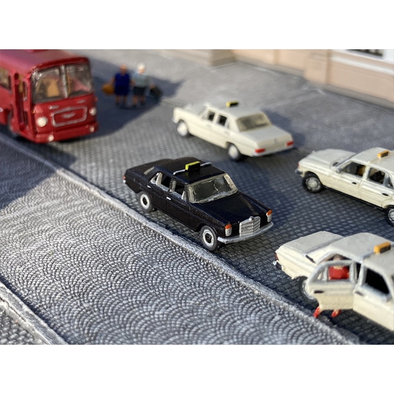 Finished model Mercedes-Benz 200D Taxi (W115) - Black